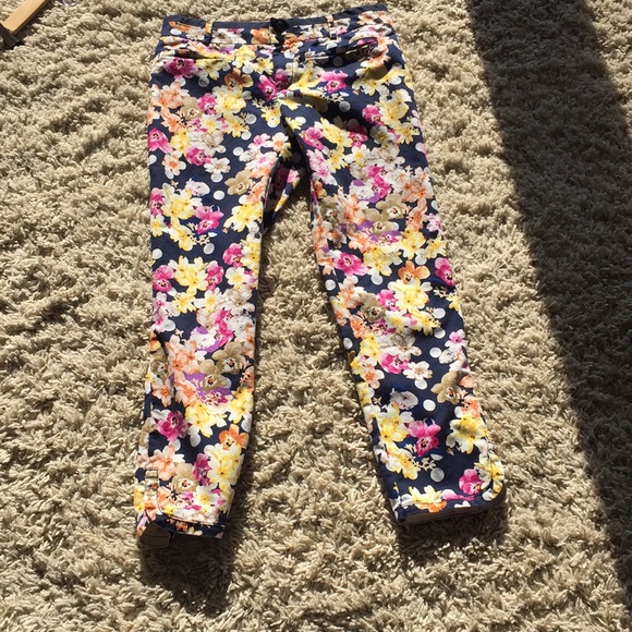 Anthropologie Pants - ⭐️Donating Soon⭐️ Anthropologie Floral Crops